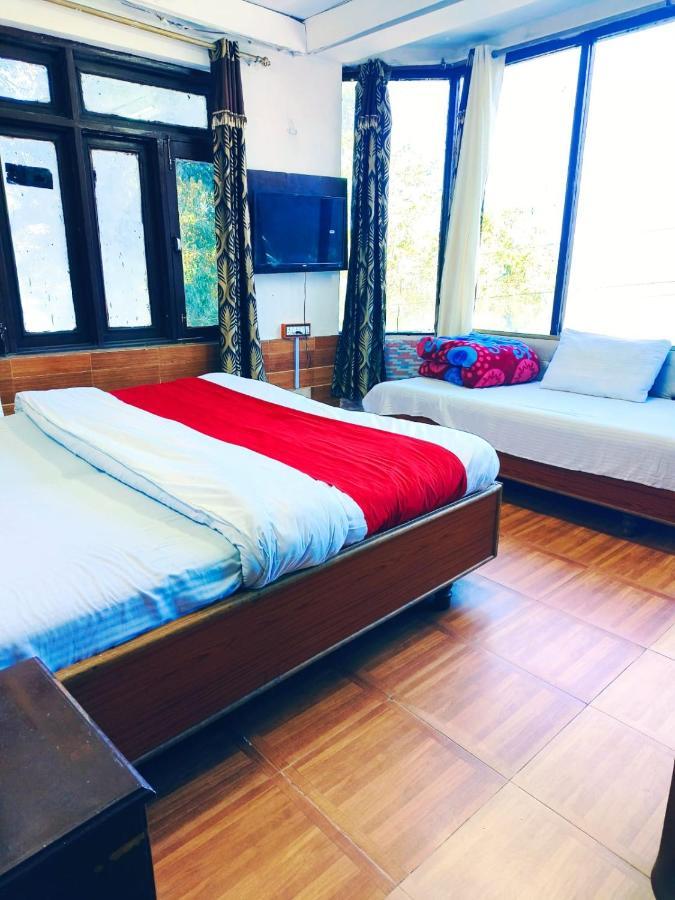 Hotel Holiday Dalhousie - Near Ghandhi Chowk Mall Road المظهر الخارجي الصورة
