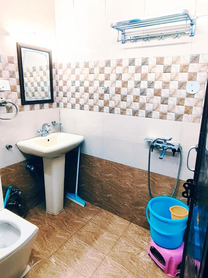 Hotel Holiday Dalhousie - Near Ghandhi Chowk Mall Road المظهر الخارجي الصورة