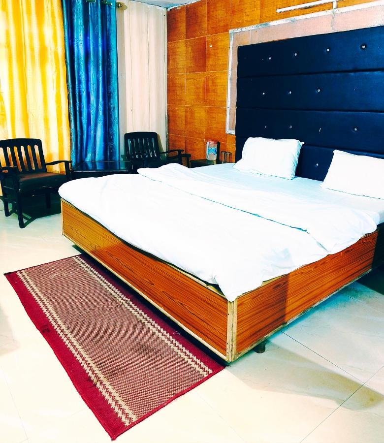 Hotel Holiday Dalhousie - Near Ghandhi Chowk Mall Road المظهر الخارجي الصورة