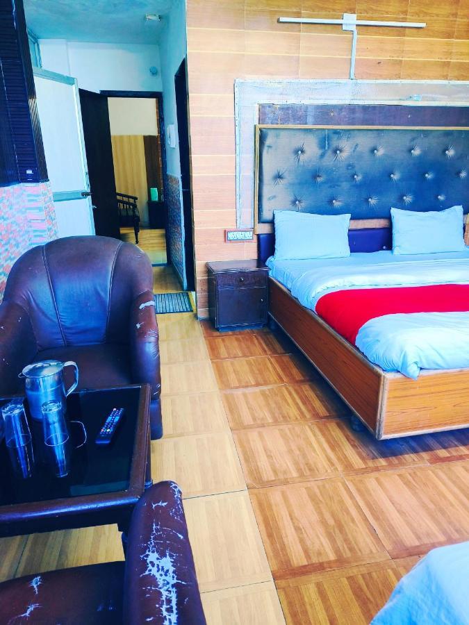 Hotel Holiday Dalhousie - Near Ghandhi Chowk Mall Road المظهر الخارجي الصورة