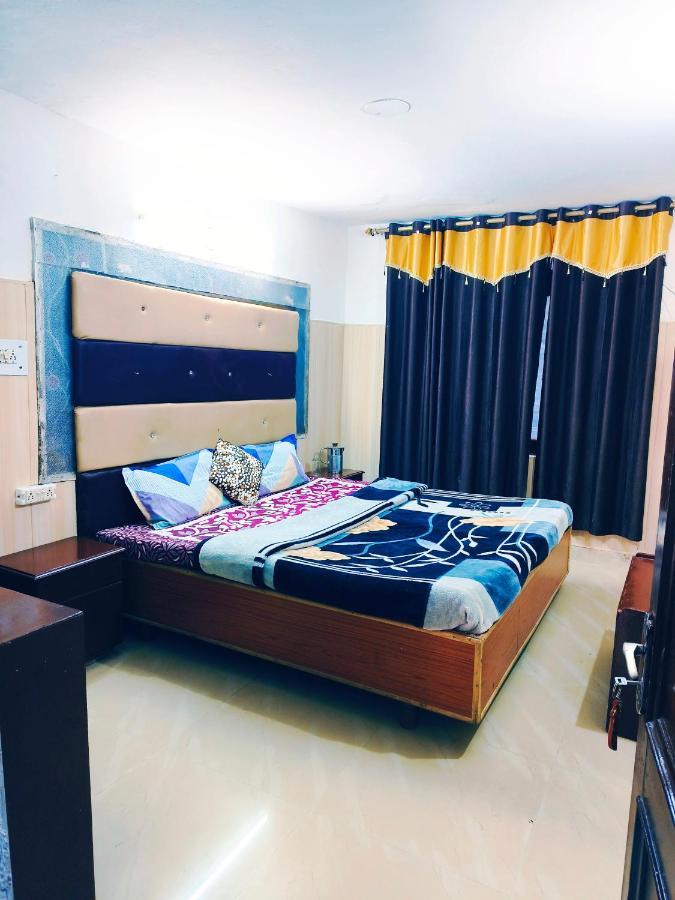 Hotel Holiday Dalhousie - Near Ghandhi Chowk Mall Road المظهر الخارجي الصورة