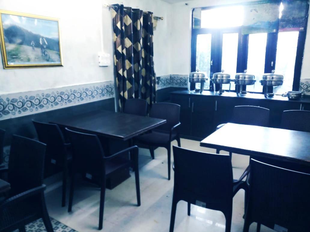 Hotel Holiday Dalhousie - Near Ghandhi Chowk Mall Road المظهر الخارجي الصورة